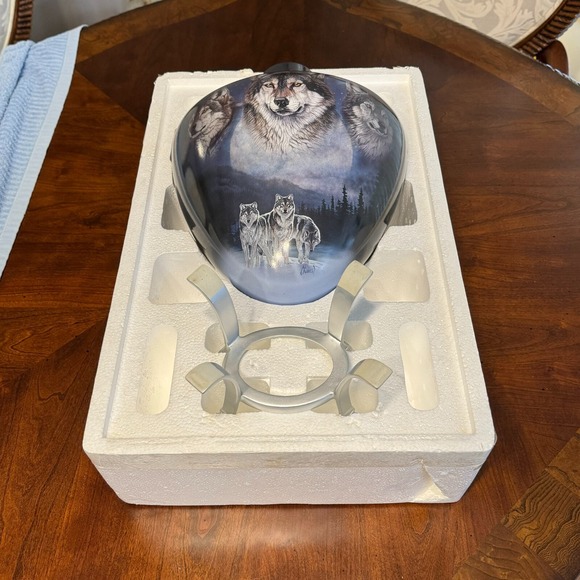 Al Agnew "Spirit of the Wolf" Collectable Porcelain Vase Urn Blue with Stand - Picture 13 of 14